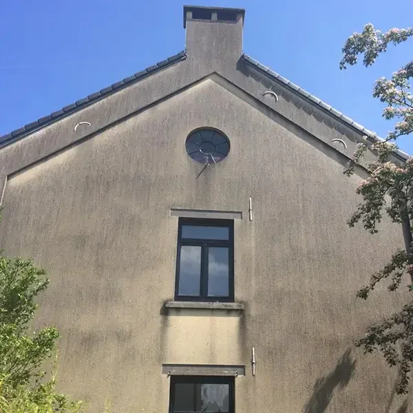 Avant - Nettoyage et hydrofue de votre façade